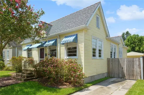 504 RIDGELAKE DR, Metairie, LA 70001