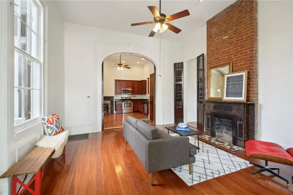 1111 PENISTON ST #1111, New Orleans, LA 70115