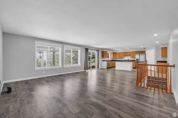 4373 LENNOX DR, South Jordan, UT 84095