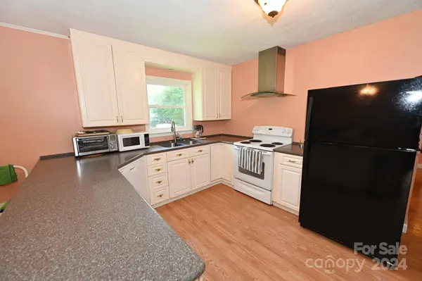 167 Hillsdale LN, Taylorsville, NC 28681