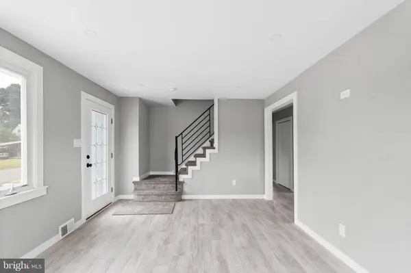 15 CLOVERDALE RD, Blackwood, NJ 08012