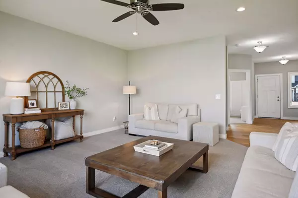 19741 Henley LN, Lakeville, MN 55044