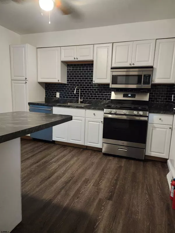 4750 Noel Dr Dr, Newfield, NJ 08344