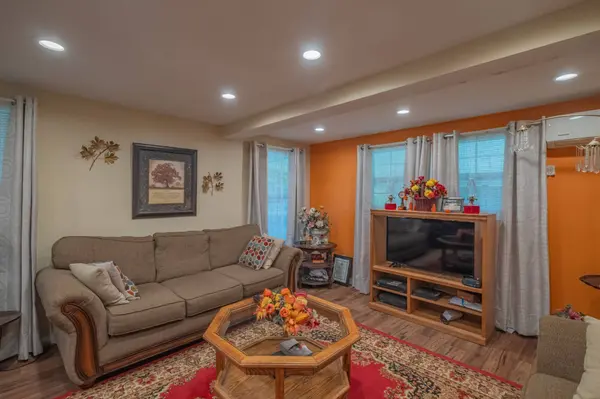 913 Summitville Rd, Manchester, TN 37355