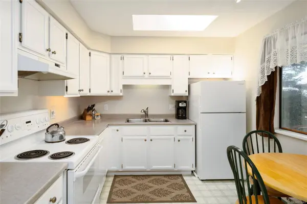 526 Berry Point Rd, Gabriola Island, BC V0R 1X1