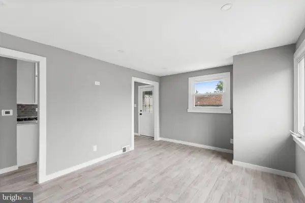 15 CLOVERDALE RD, Blackwood, NJ 08012