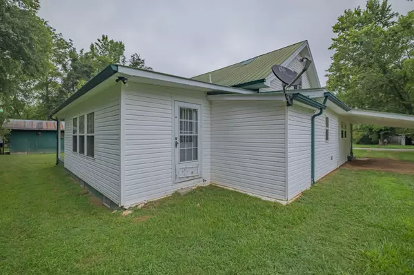 913 Summitville Rd, Manchester, TN 37355