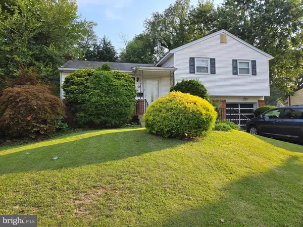 14 RANDOLPH DR, Mount Holly, NJ 08060