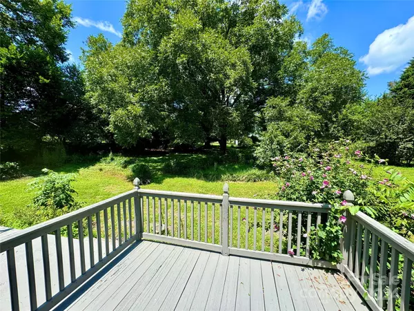 207 Stacy ST, Morganton, NC 28655