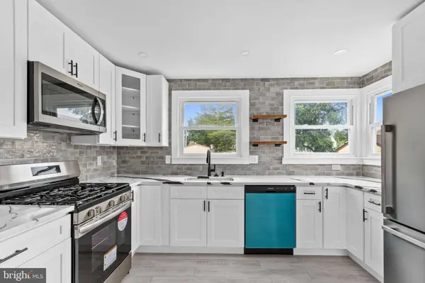 15 CLOVERDALE RD, Blackwood, NJ 08012