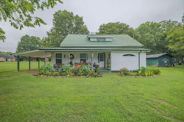 913 Summitville Rd, Manchester, TN 37355