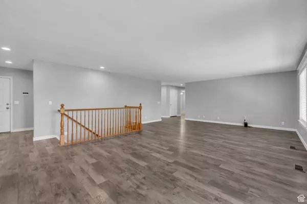 4373 LENNOX DR, South Jordan, UT 84095