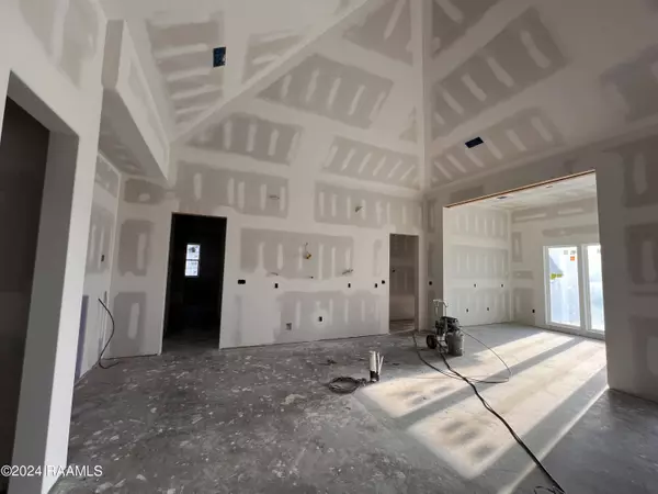 109 Trailing Oaks Drive, Youngsville, LA 70592