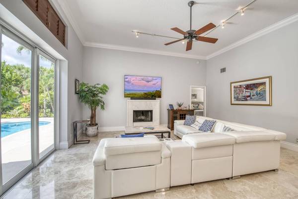 7675 Steeplechase DR, Palm Beach Gardens, FL 33418