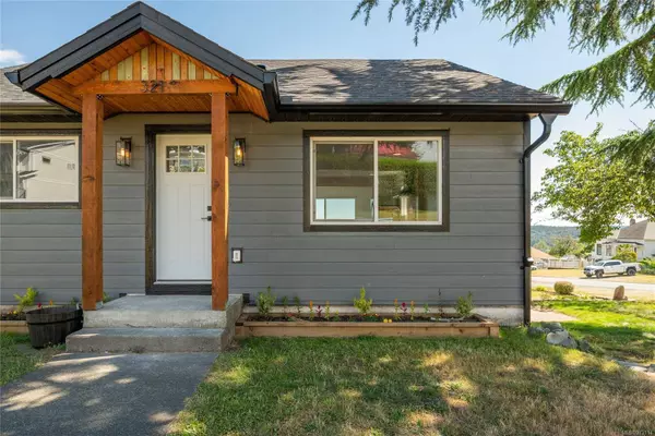 321 2nd Ave, Ladysmith, BC V9G 1B2