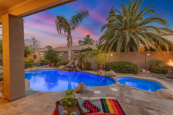 2165 E County Down Dr, Chandler, AZ 85249-4614