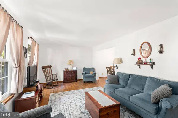 18 ASHLAND AVE, Sicklerville, NJ 08081