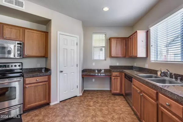 14575 W MOUNTAIN VIEW Boulevard #322, Surprise, AZ 85374