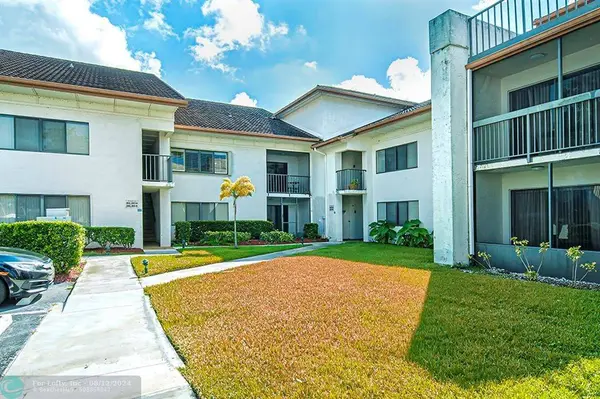 3450 Twin Lakes Ter  #203, Fort Pierce, FL 34951