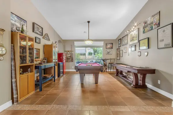 2165 E County Down Dr, Chandler, AZ 85249-4614