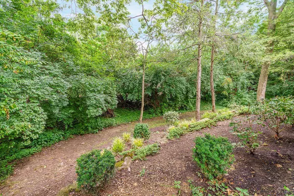 2520 Charing Road, Columbus, OH 43221