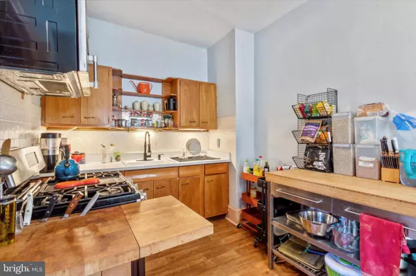 1206 S 52ND ST, Philadelphia, PA 19143