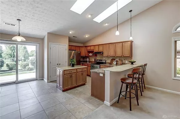 35 Black Walnut Drive, Springboro, OH 45066