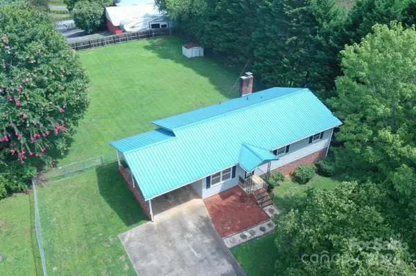 167 Hillsdale LN, Taylorsville, NC 28681