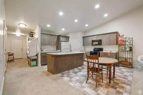 478 W HYDE PARK LN N, Kaysville, UT 84037