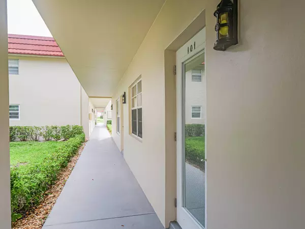 105 Spring Lake CT 101, Vero Beach, FL 32962