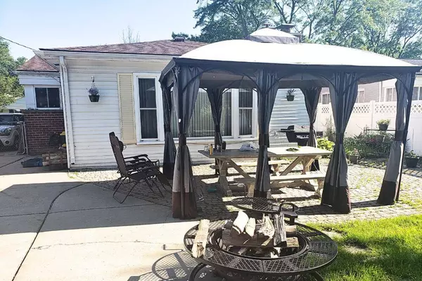 1519 Woodlawn Avenue, Royal Oak, MI 48073