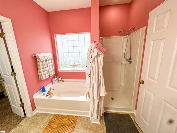 116 Ledgewood Way, Easley, SC 29642