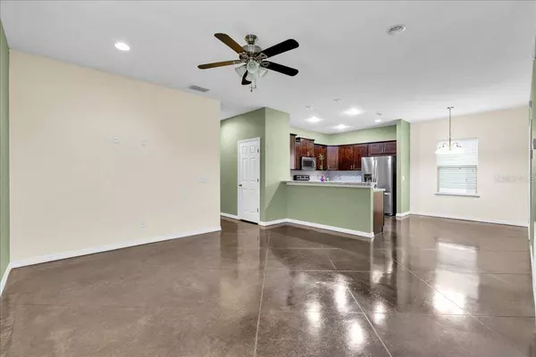 2921 WHISPERING TRAILS DR, Winter Haven, FL 33884