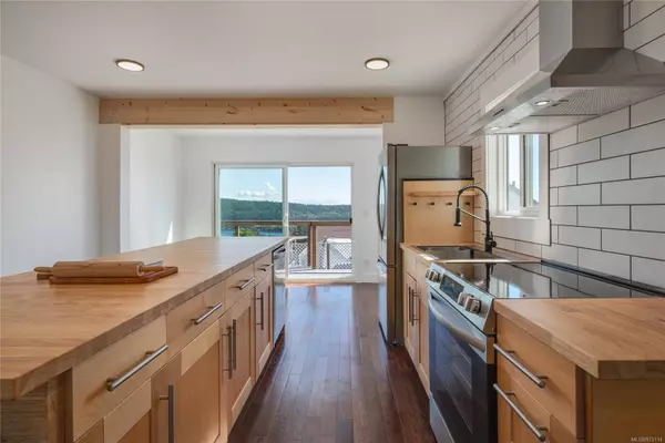 321 2nd Ave, Ladysmith, BC V9G 1B2