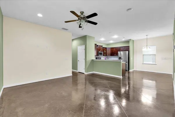 2921 WHISPERING TRAILS DR, Winter Haven, FL 33884