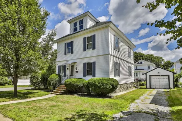 38 Oakland St, Lowell, MA 01851