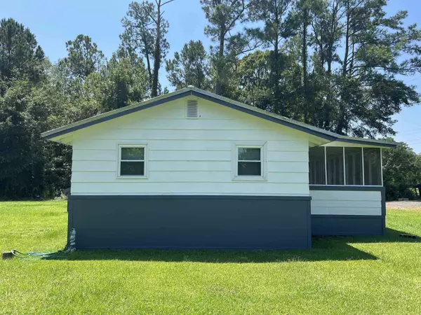 894 Dewey Johnson Way, Gretna, FL 32332