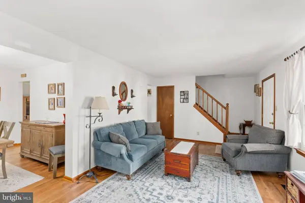 18 ASHLAND AVE, Sicklerville, NJ 08081