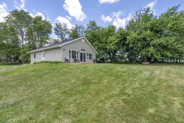 1053 67th St, Elberon, IA 52225