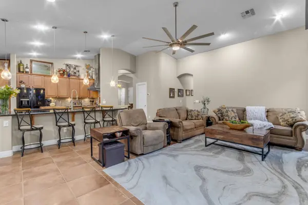 2165 E County Down Dr, Chandler, AZ 85249-4614