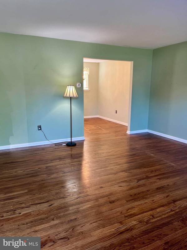 46 IVY LN, New Castle, DE 19720