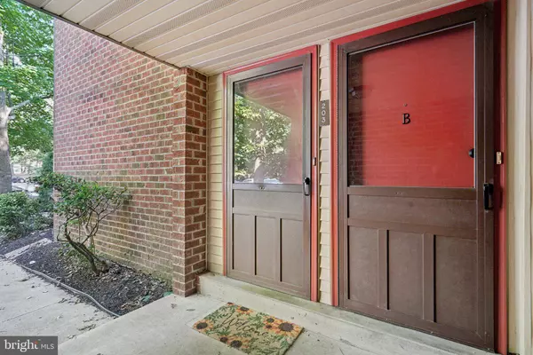 203-B CYPRESS POINT CIR, Mount Laurel, NJ 08054