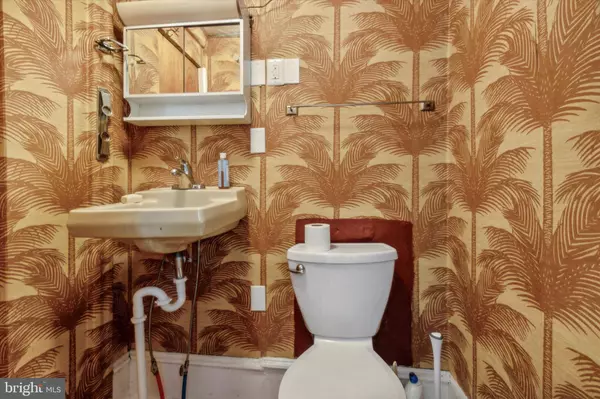 1206 S 52ND ST, Philadelphia, PA 19143