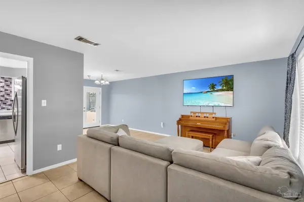 111 Jamestown Ave, Ft Walton Beach, FL 32547