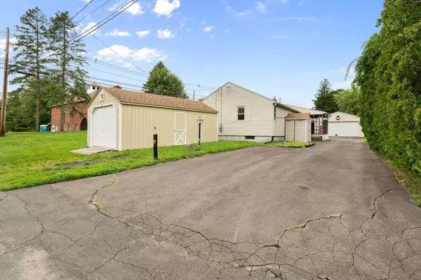 65 West Street, Windsor Locks, CT 06096