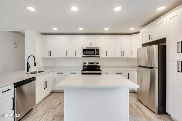 6019 S 21ST Drive, Phoenix, AZ 85041