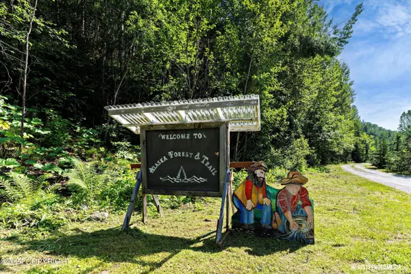 60995 Resurrection Creek RD, Hope, AK 99605