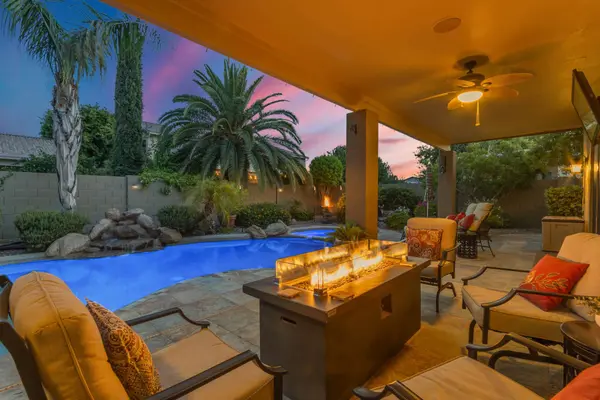 2165 E County Down Dr, Chandler, AZ 85249-4614