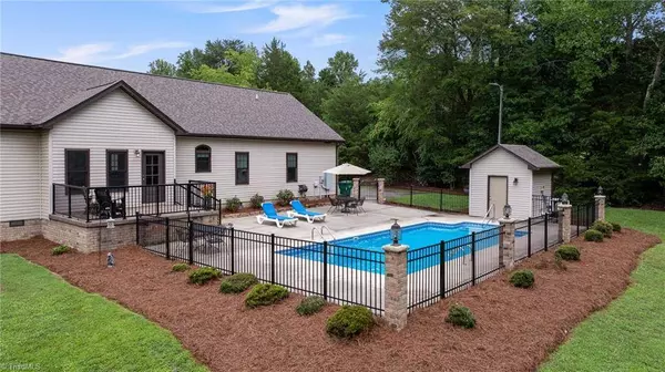 5891 Howard CIR, Archdale, NC 27263