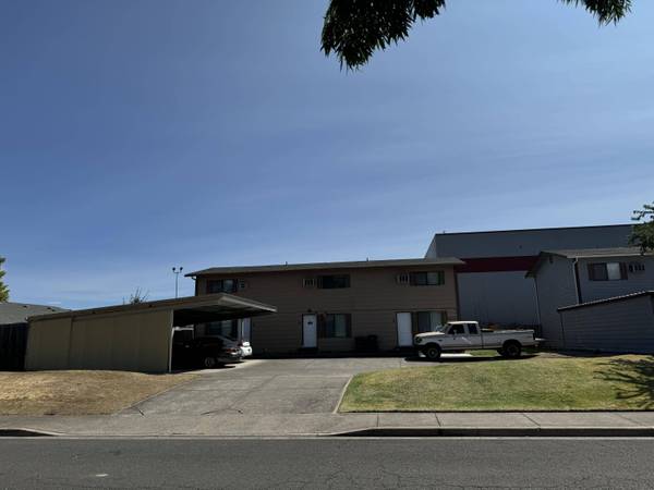 140 Omni CIR, Medford, OR 97501